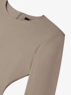 Aansluitende body met ketting detail