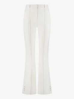 Aansluitende flared pantalon met naden en N-knopen