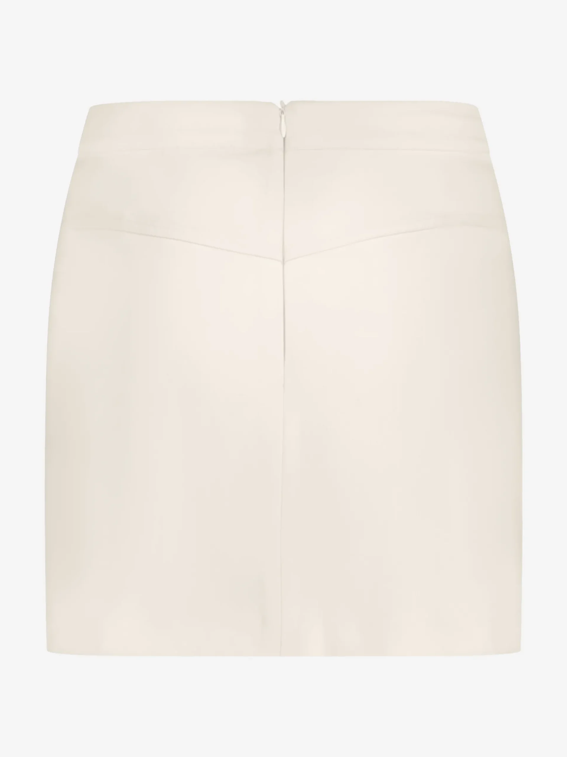 Aansluitende korte skort met ketting detail