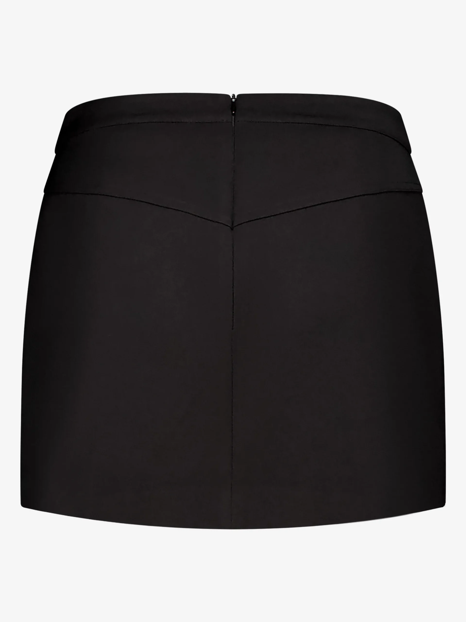 Aansluitende korte skort met ketting detail