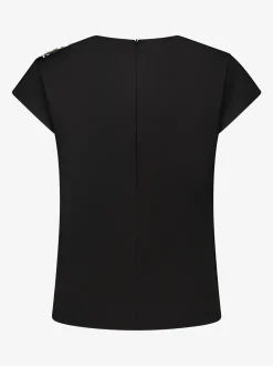 Aansluitende top met ketting detail