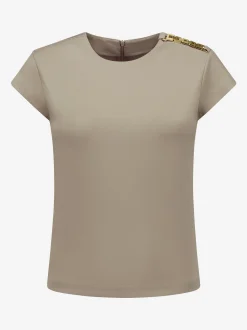 Aansluitende top met ketting detail