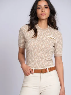 Aansluitende top met logo patroon en ketting detail
