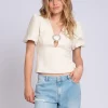 Aansluitende top met pofmouwen en strass detail