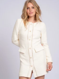 Aansluitende tweed jurk met N-knopen