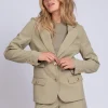 Blazer met N-knopen en dubbele klepzakken
