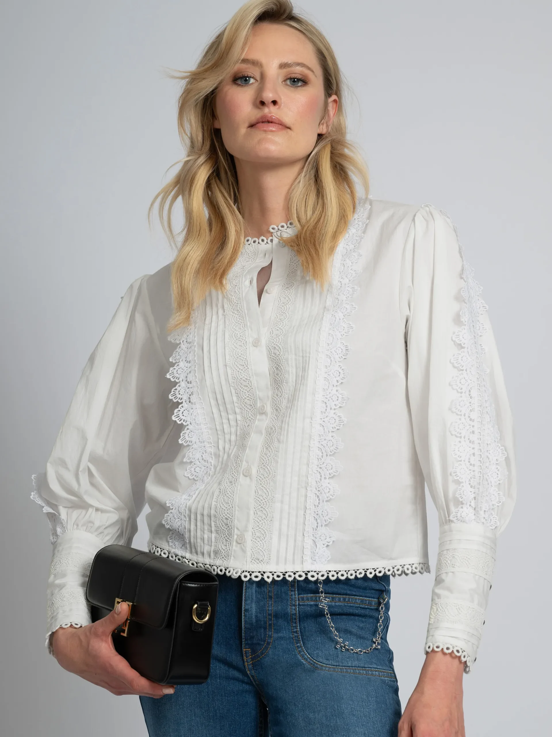 Blouse met broderie en ballonmouwen