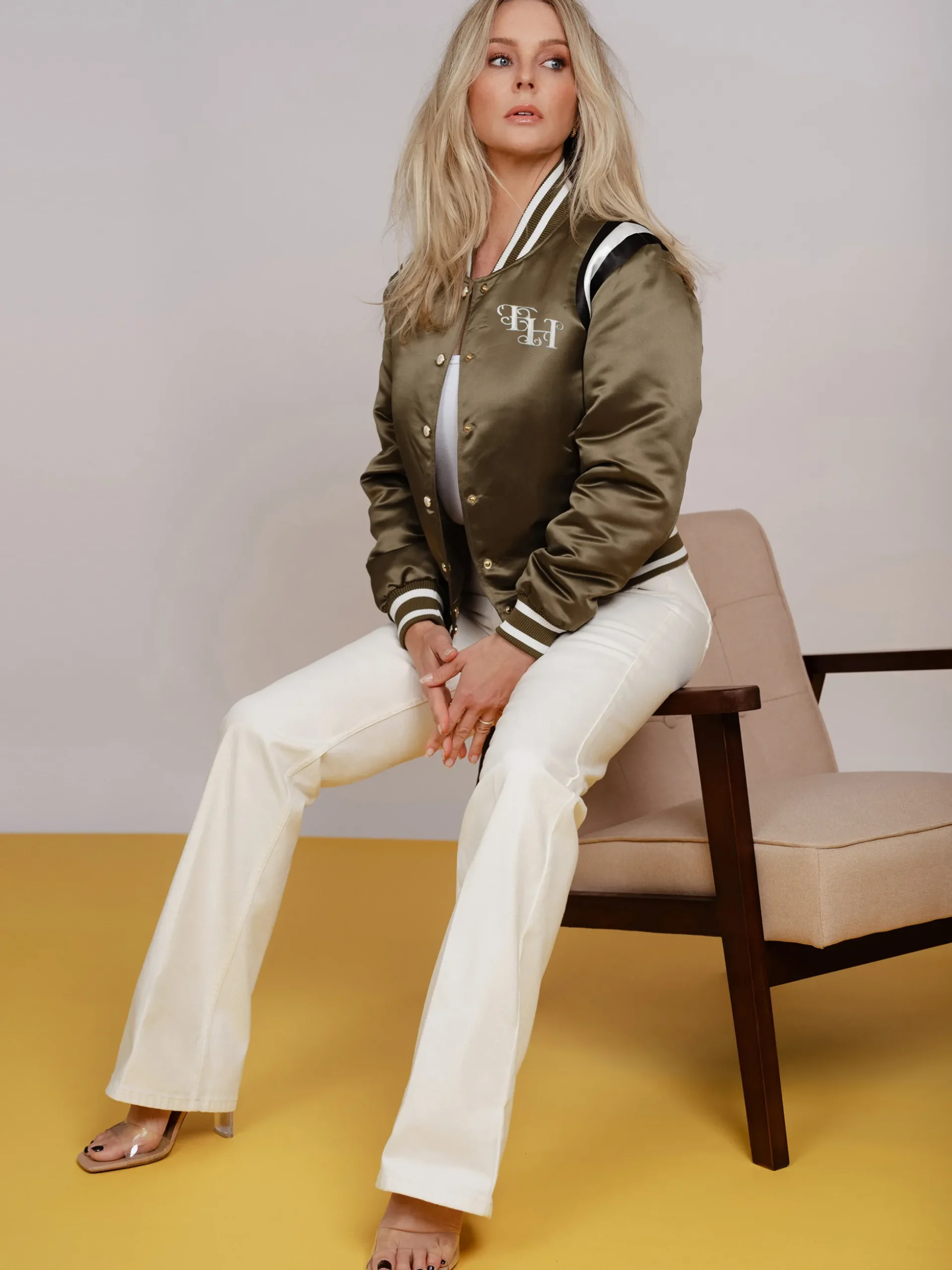 Bomber jack met geborduurd logo en gestreepte details