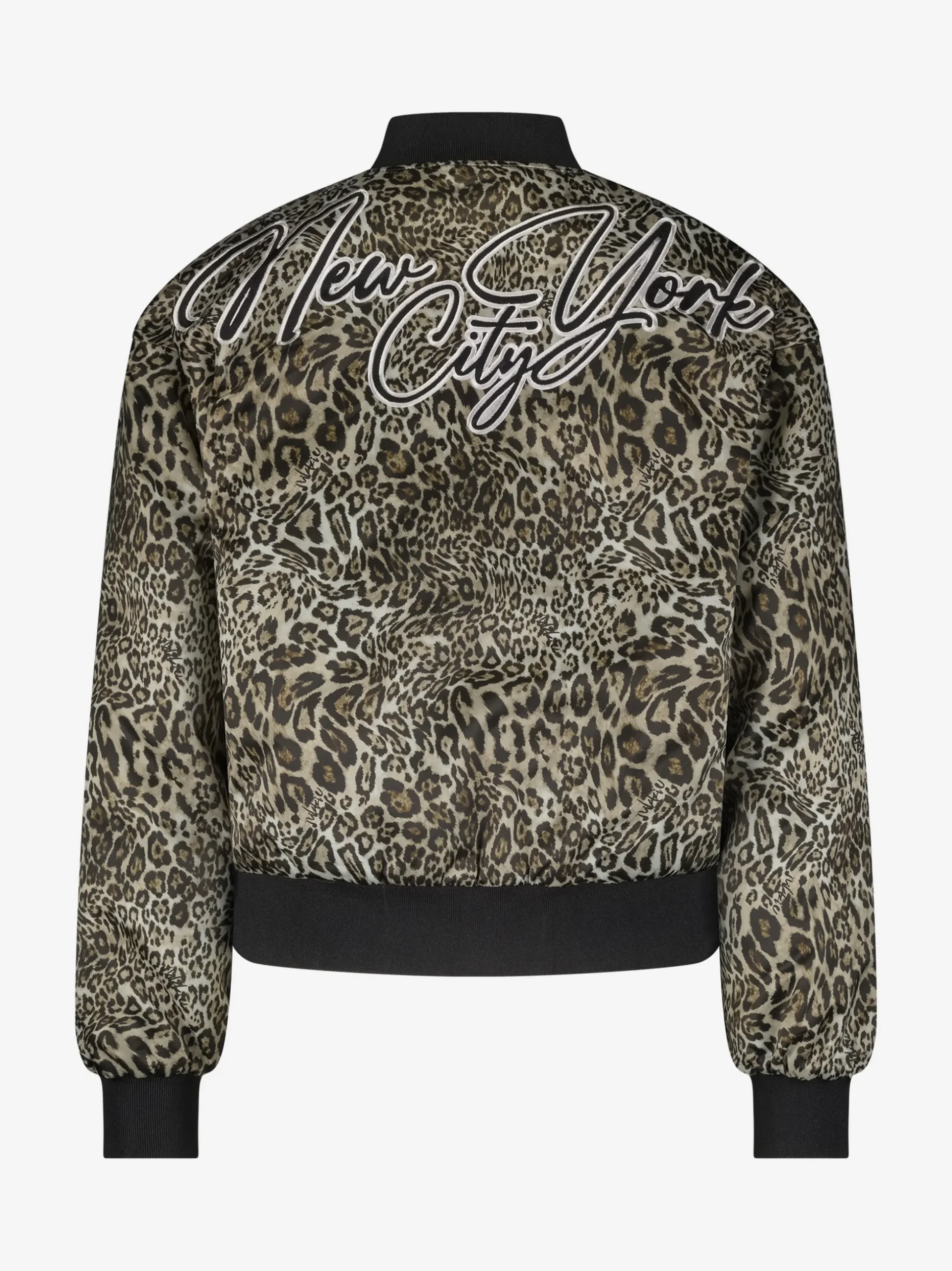 Bomberjack met luipaardprint en grafische letters