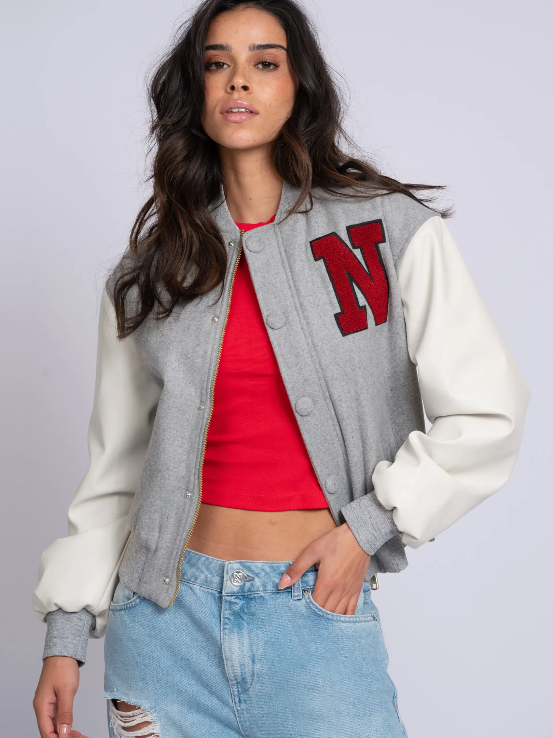 Bomberjack met N-logo en geborduurde university print