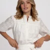 Broderie anglaise top met pofmouwen