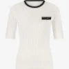 Geribbelde top met gevlochten en gestreepte details