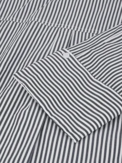 Gestreepte korte blouse met omslagmouwen
