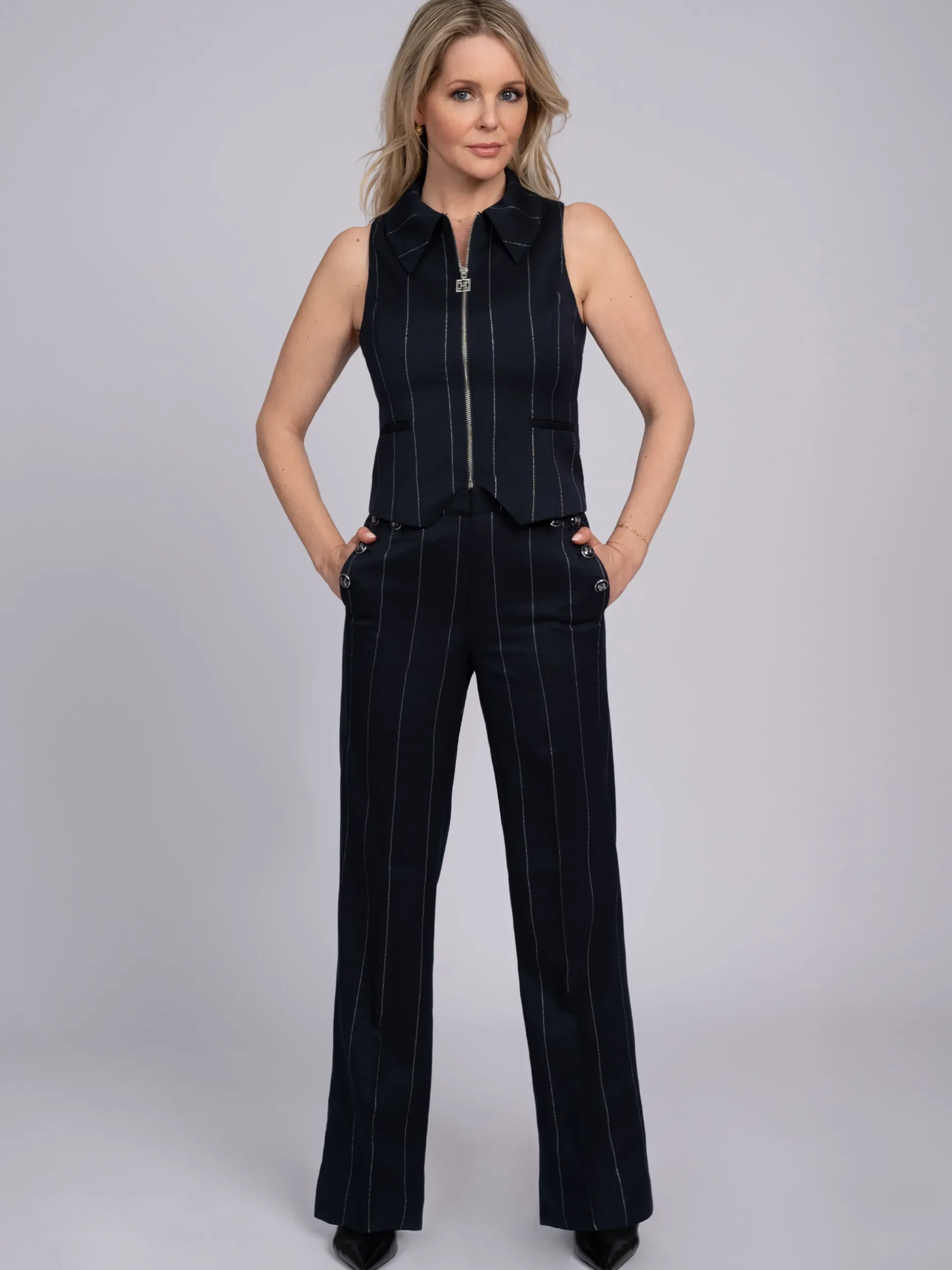 Gestreepte pantalon met decoratieve FH knopen