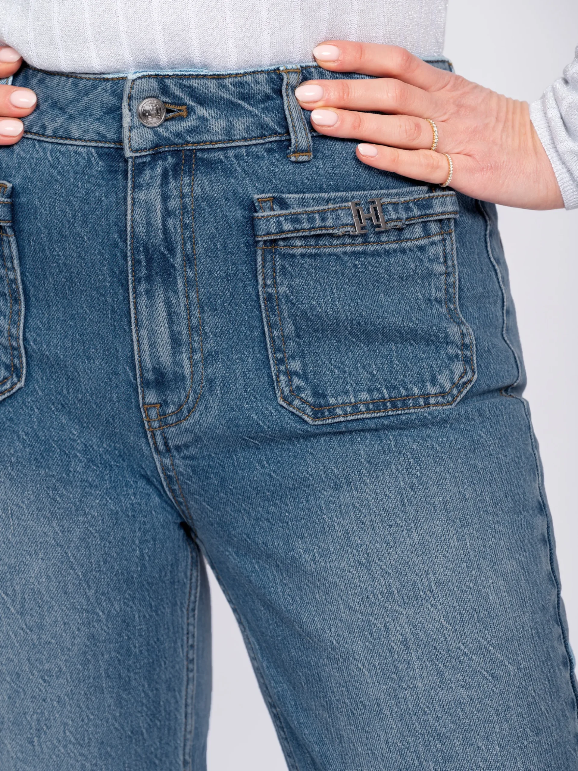 Jeans met rechte pijpen en FH detail
