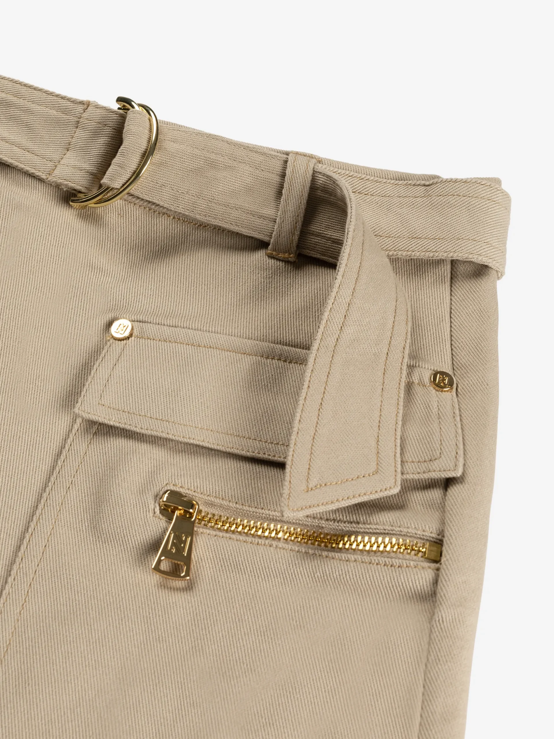 Korte denim skort met riem en klepzakken