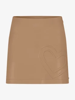 Korte skort van imitatieleer met hart detail