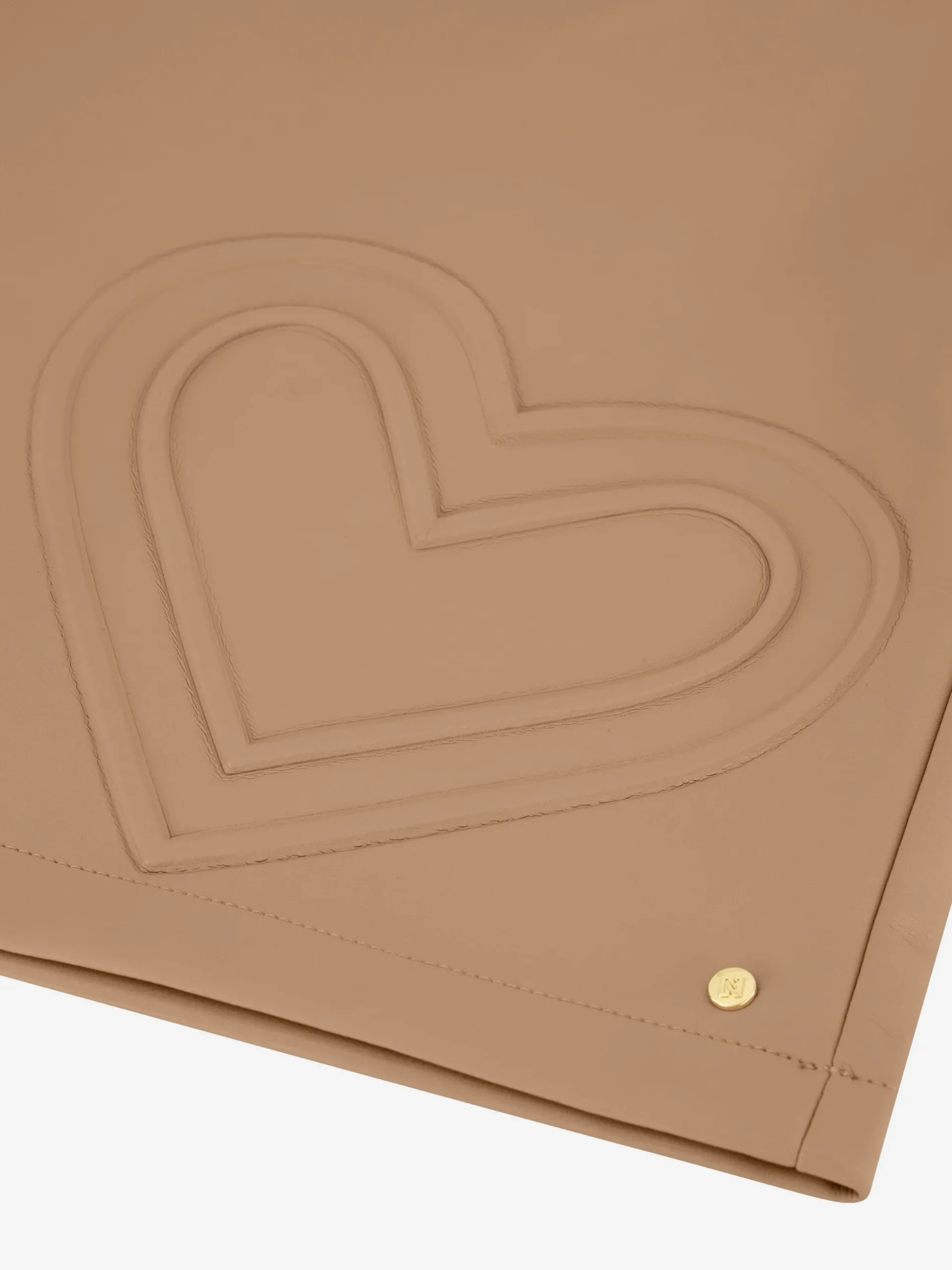 Korte skort van imitatieleer met hart detail