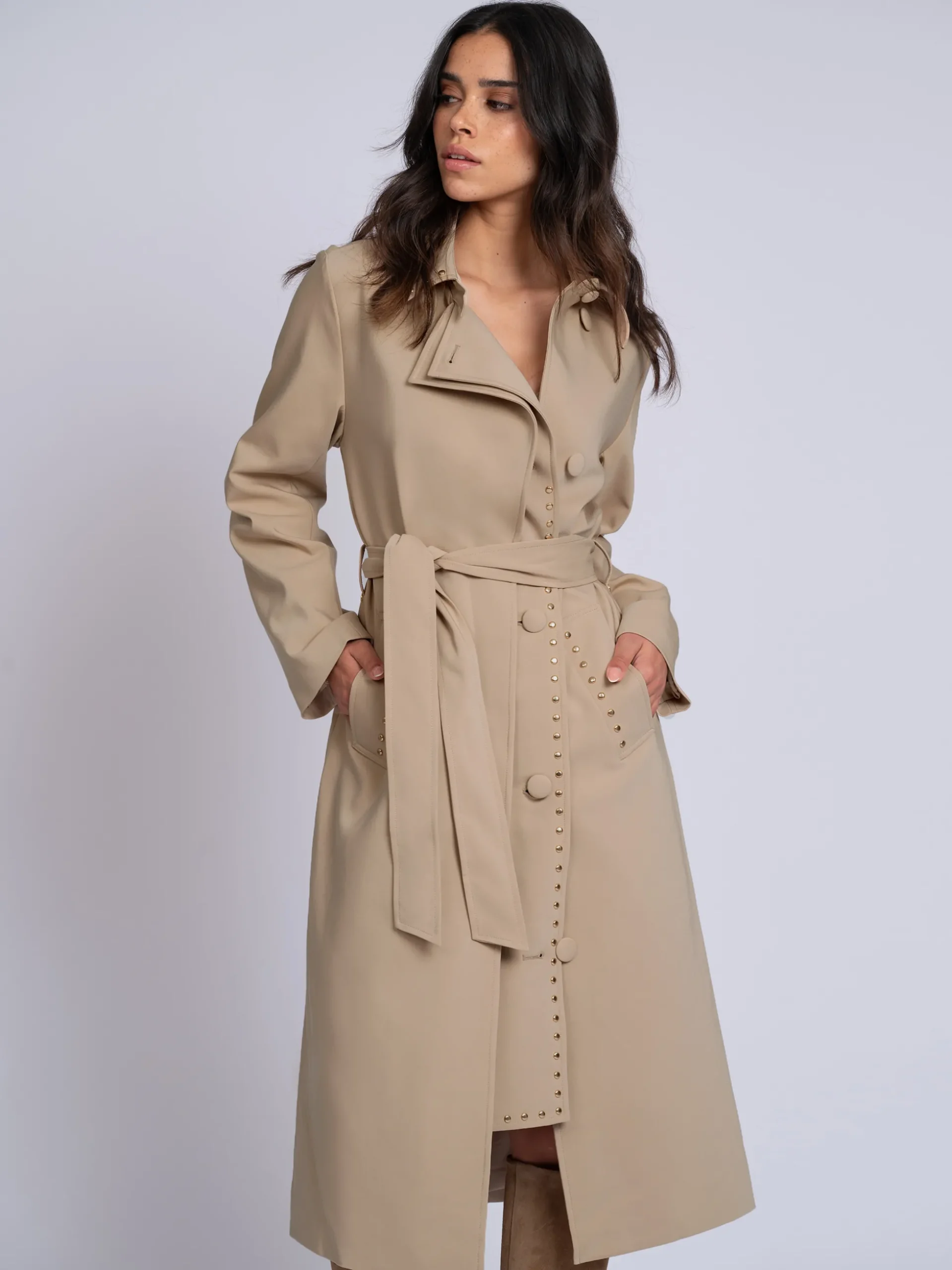 Lange trenchcoat met tweelaags effect en studs