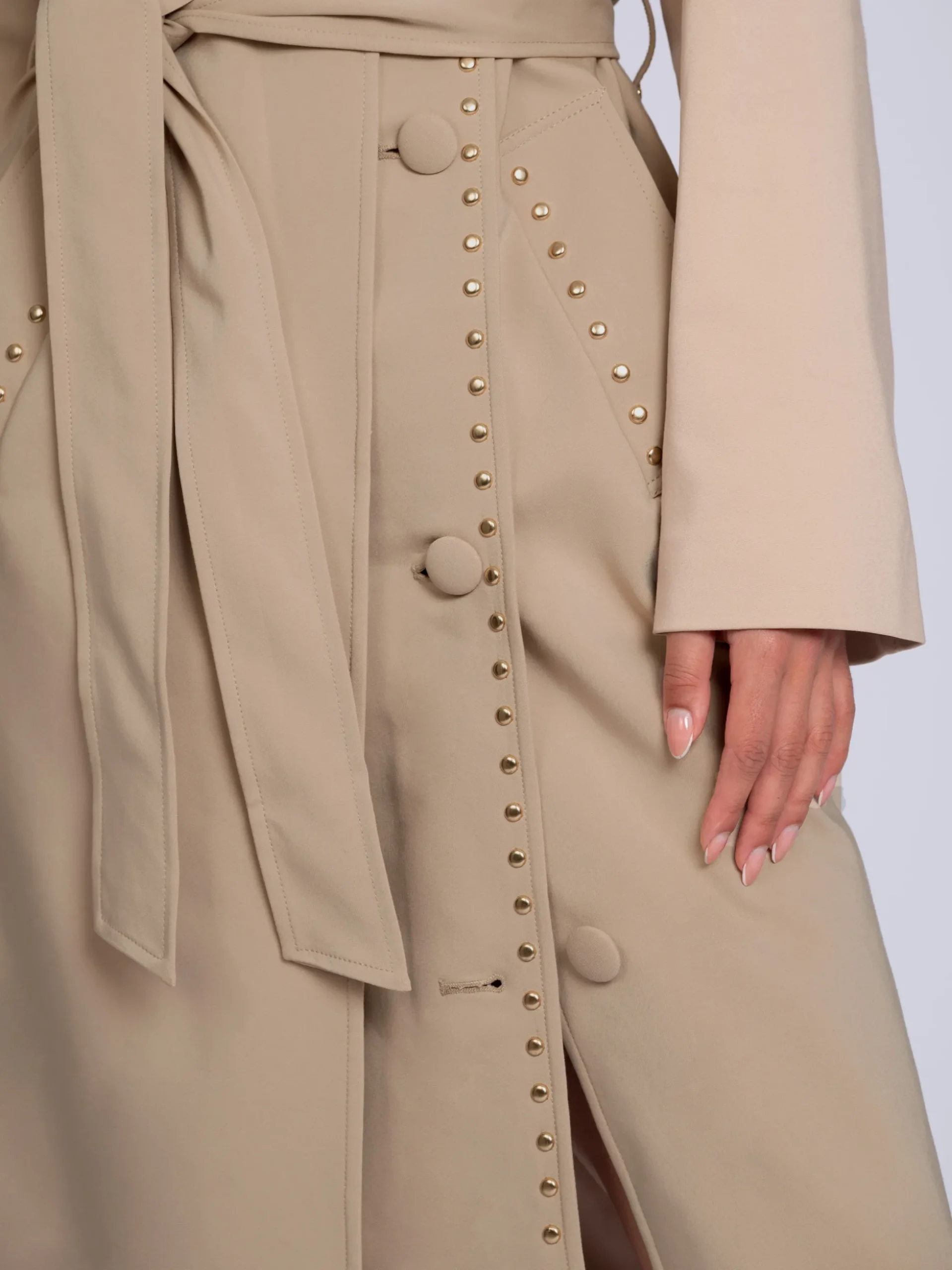 Lange trenchcoat met tweelaags effect en studs