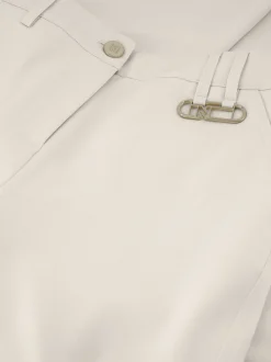 Losvallende pantalon met logo detail en klepzakken