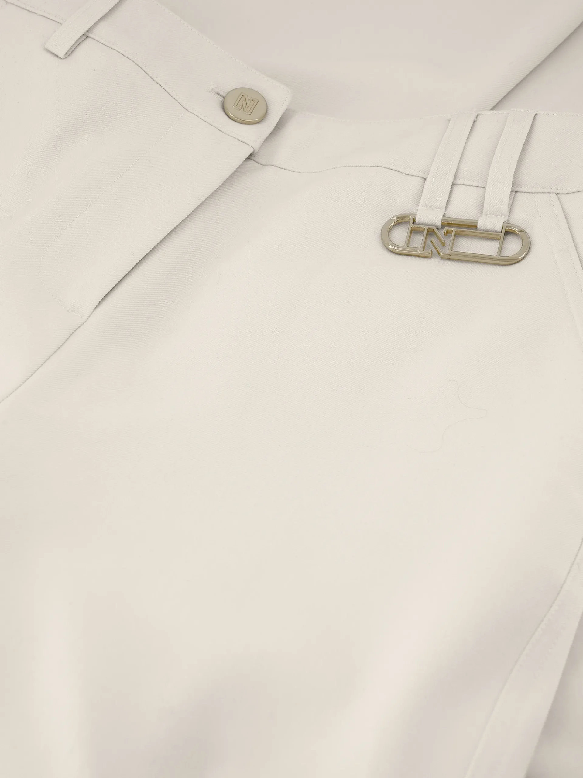 Losvallende pantalon met logo detail en klepzakken
