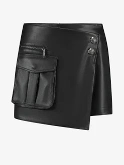 Skort van imitatieleer