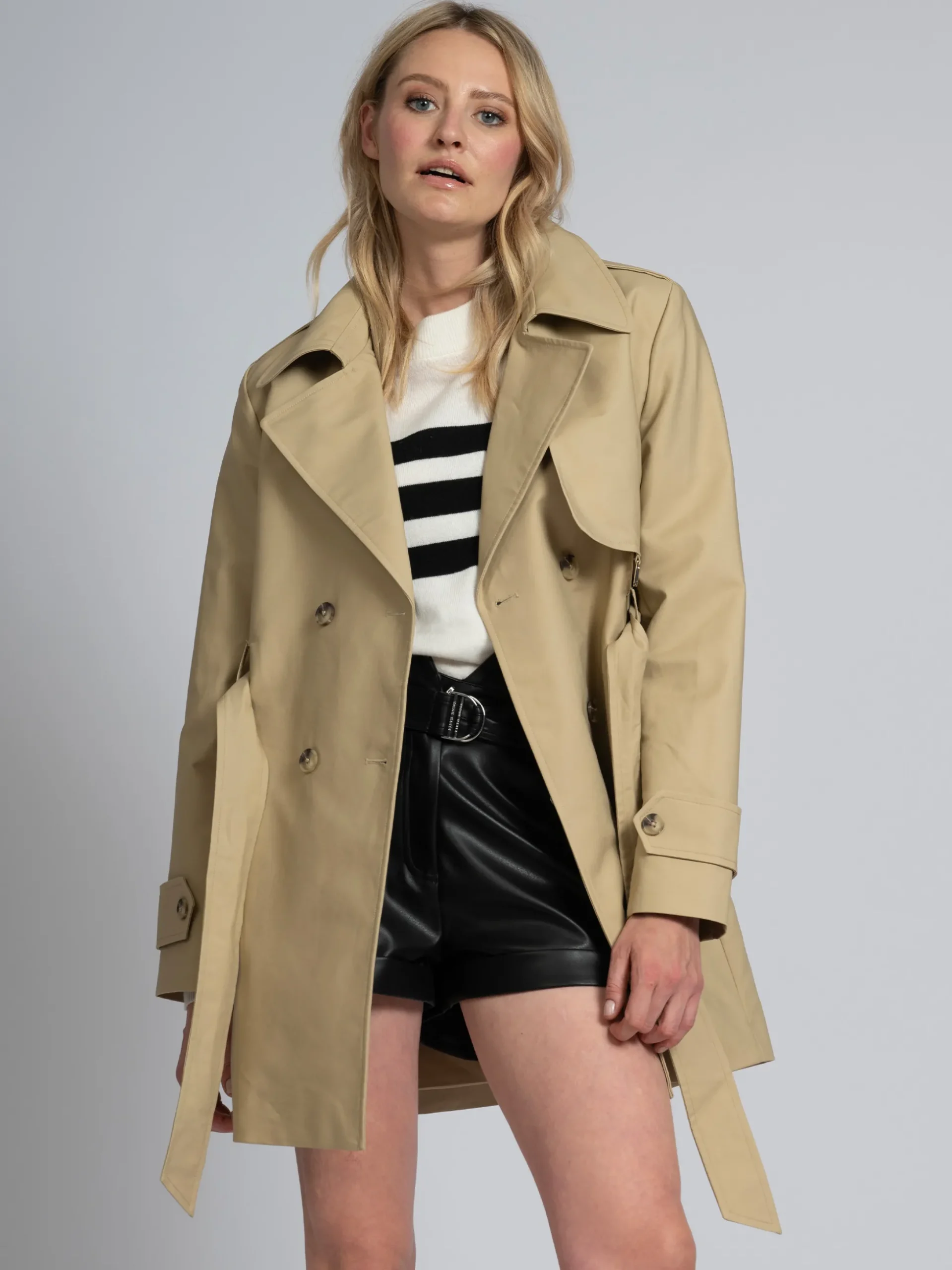 Trenchcoat met capuchon van sweaterstof en ceintuur
